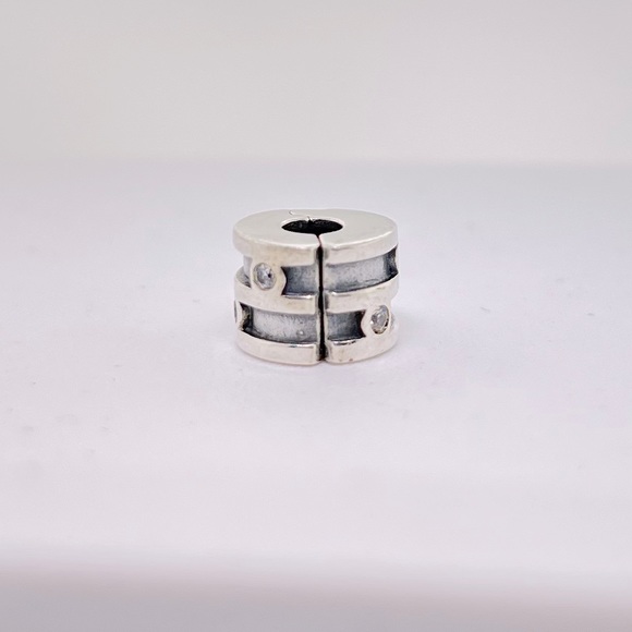 Authentic PANDORA Sparkling Clear CZ 790291CZ Clip Charm Sterling Silver - Picture 2 of 6